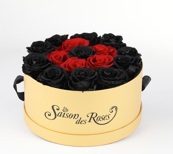 ALL BLAKC Roses by Saison Des Roses